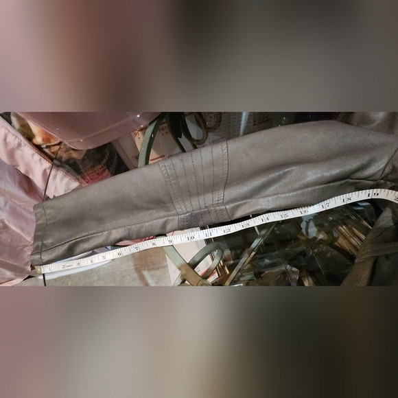 Gray Ruffled Bottom Jacket - Picture 4 of 16